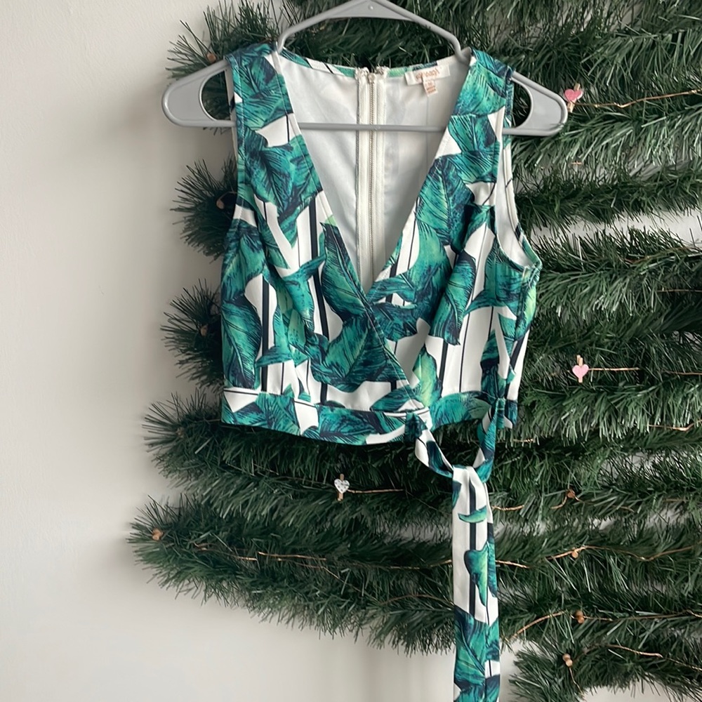 Crop top - size small